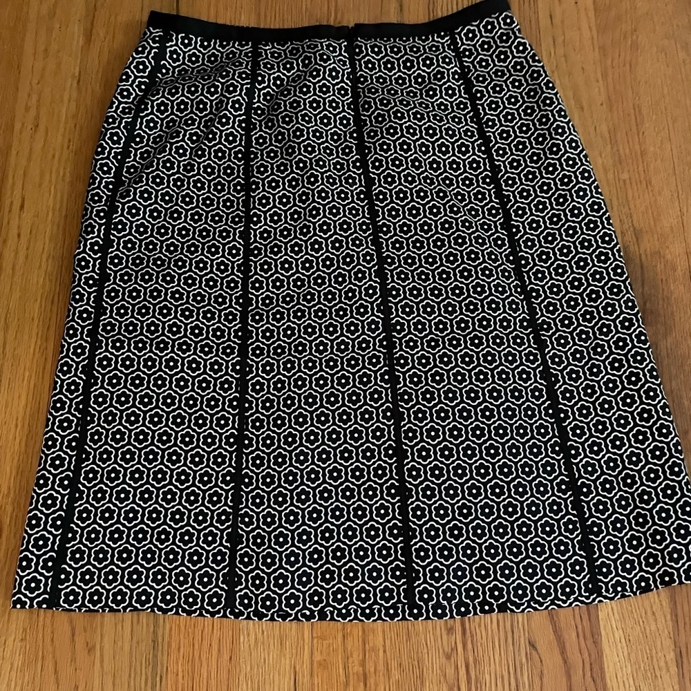 Ann Taylor Black and White Patterned Skirt